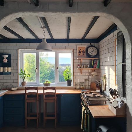 Old Road Cottage Pet Friendly Outdoors Beaches Neath Exterior photo