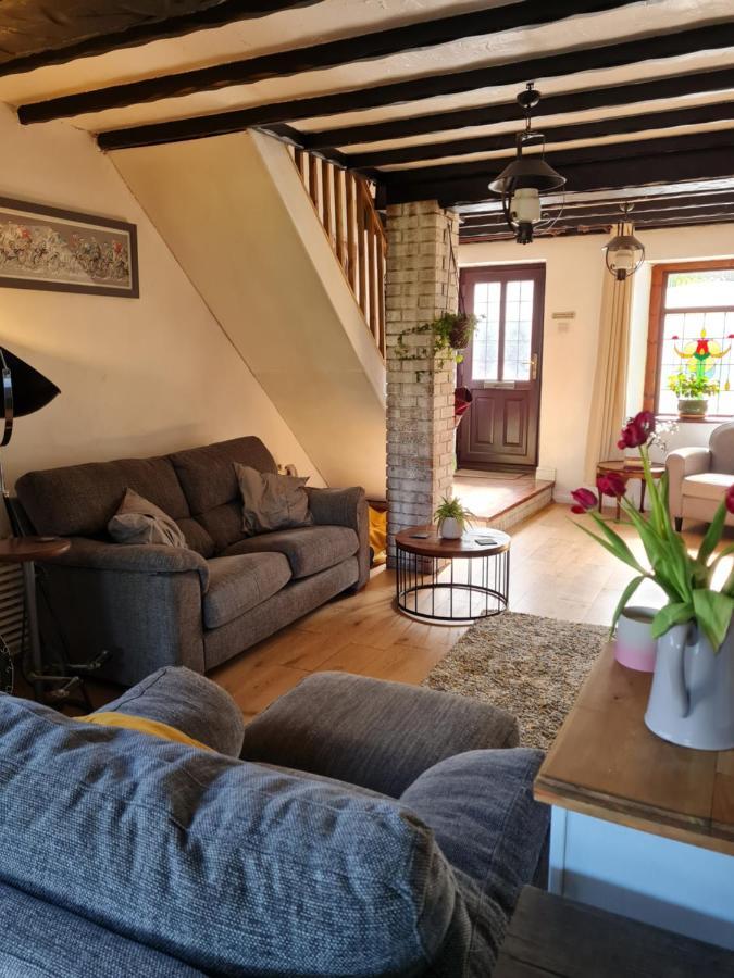 Old Road Cottage Pet Friendly Outdoors Beaches Neath Exterior photo