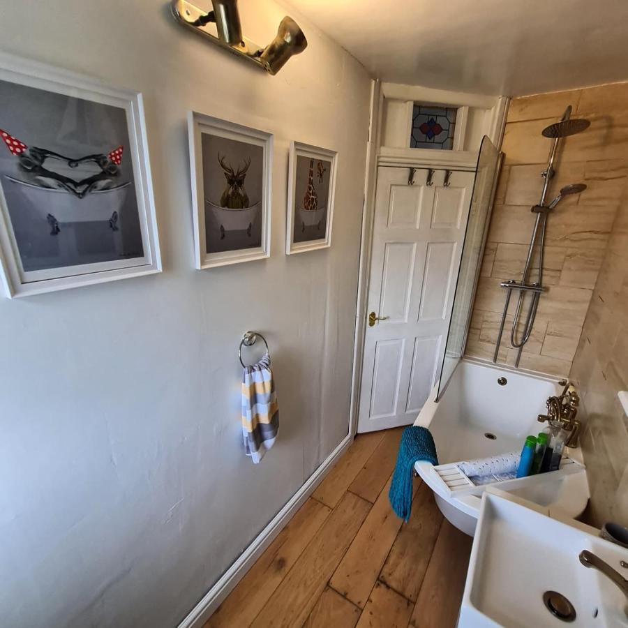 Old Road Cottage Pet Friendly Outdoors Beaches Neath Exterior photo
